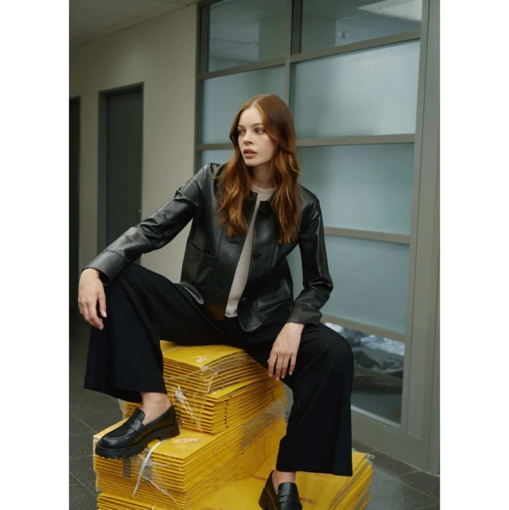 Volga Noir - Veste Courte En Cuir Veritable^OAKWOOD Online